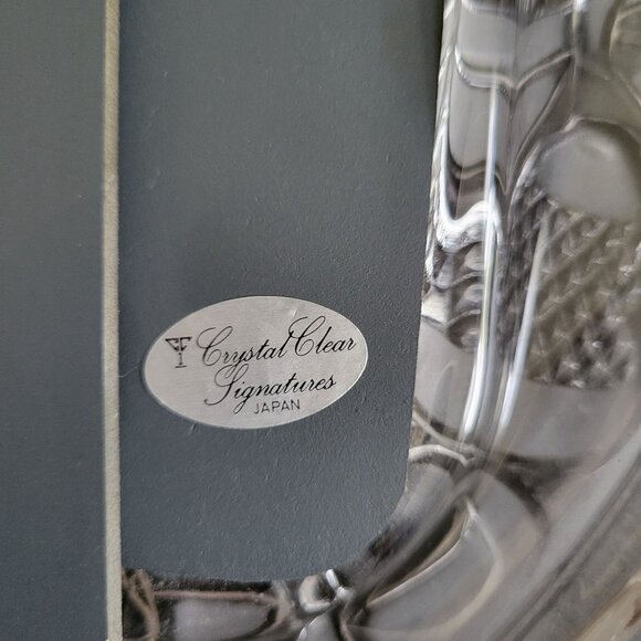 Crystal Clear Signatures Oval Glass Frame With Etched Ribbon Design - Picture 3 of 9